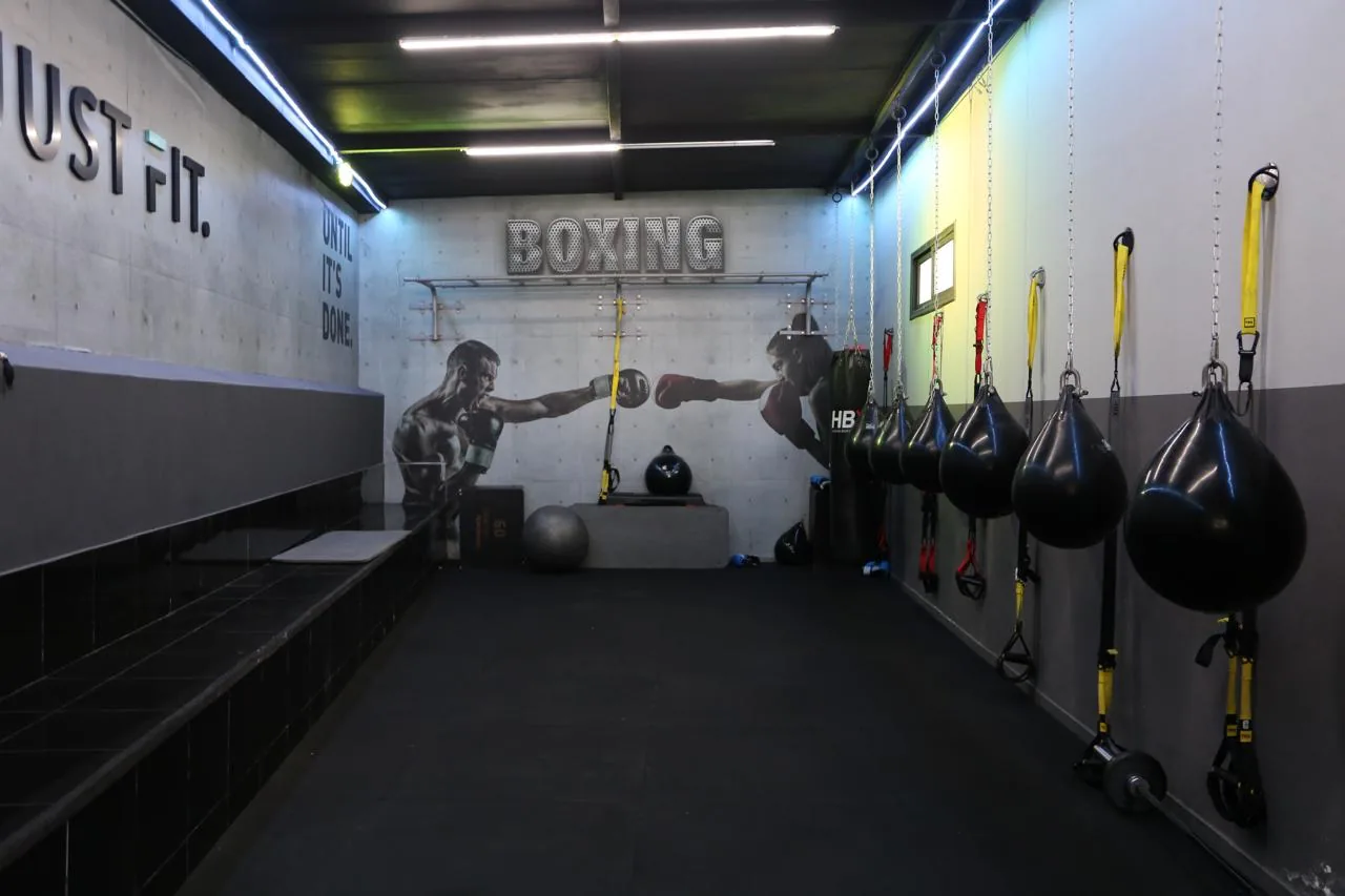 Espace boxe et training de la salle Just Fit