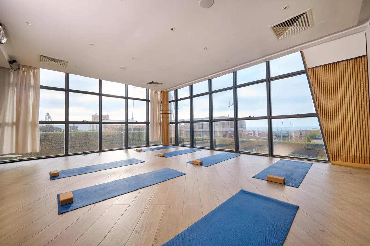Espace yoga face à la mer